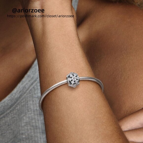 Pandora Sparkling Herbarium Cluster Round Charm|Pendant - Picture 4 of 5